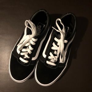 NWOT OLD SKOOL VANS
